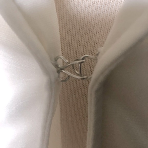 *CECICO* Fitted White Blazer - Picture 3 of 7